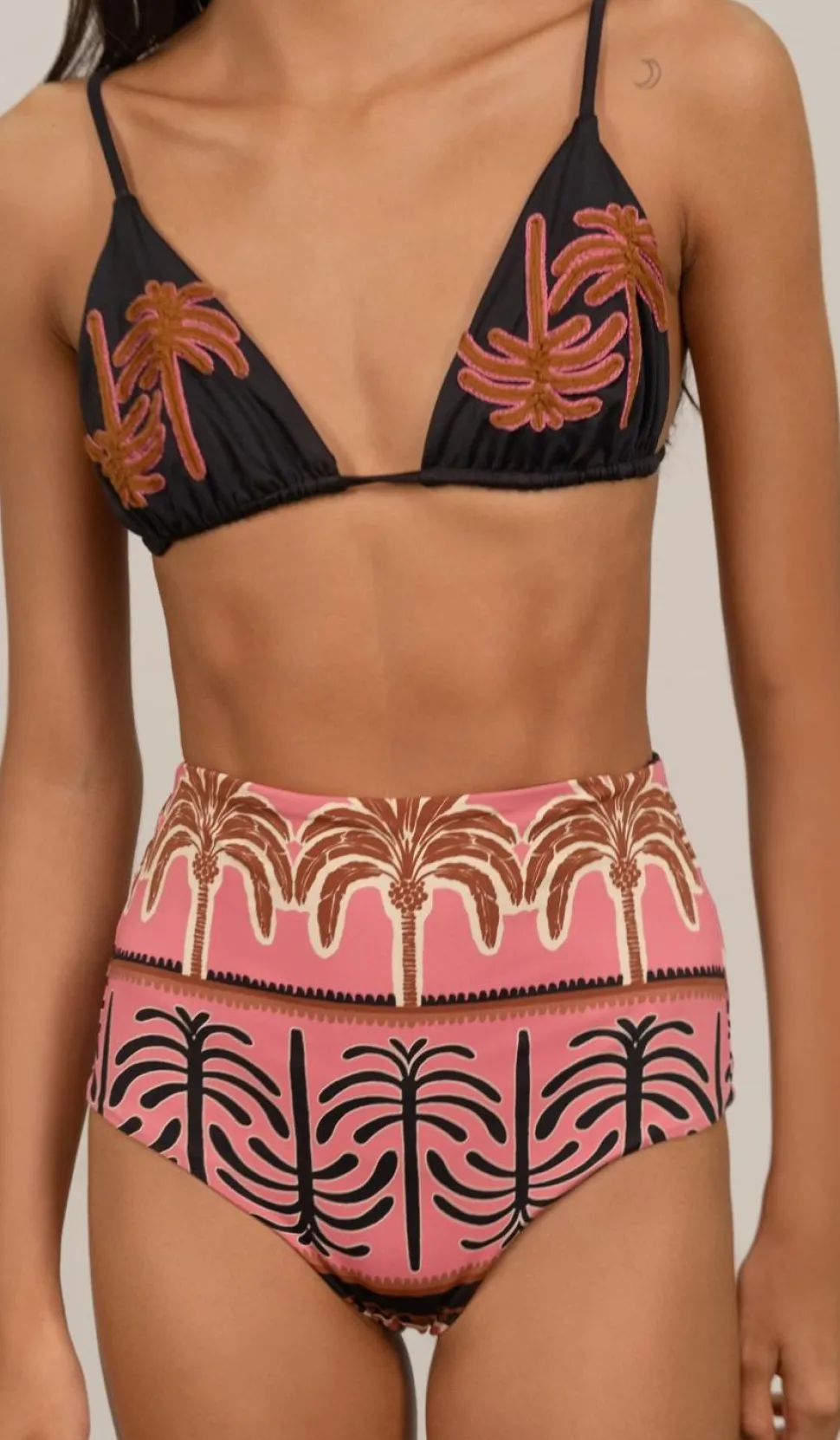 Enjipai Bikini Top In Black