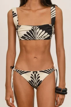 Tembea Bikini Bottom